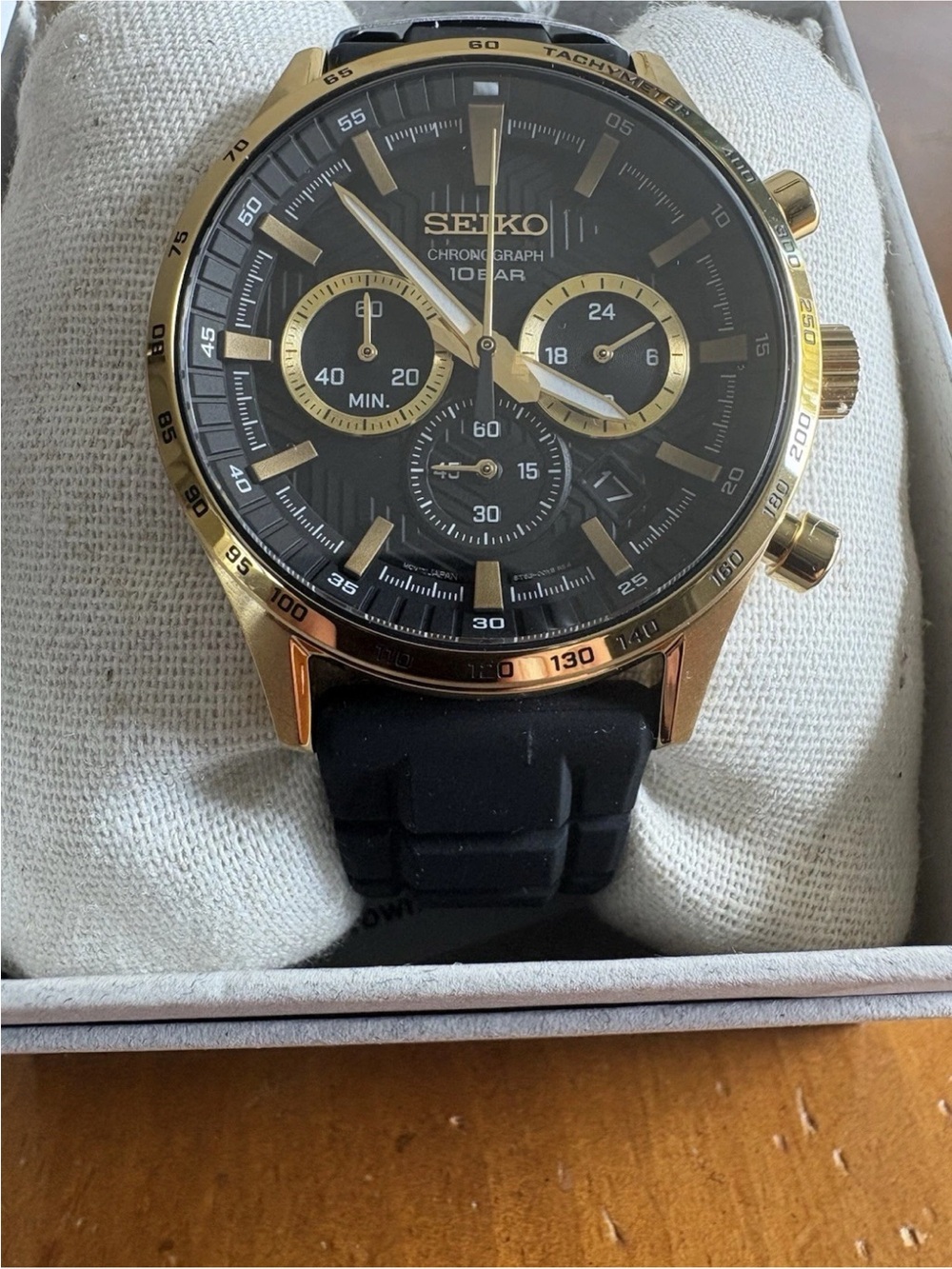 Seiko Essentials Chronograph SSB446 Gold Tone Black Dial Men's Watch New FullSet